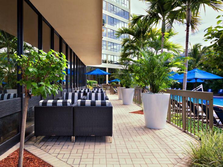 Holiday Inn Miami West - Airport Area By Ihg Hialeah Gardens Exterior photo